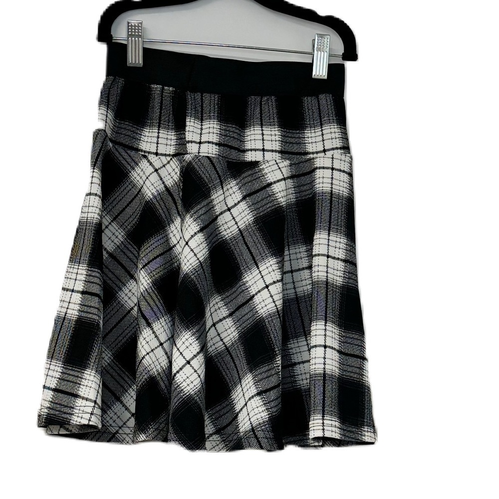 Girls skater sz 8 Flair plaid skater skirt fun black white elastic waist fun